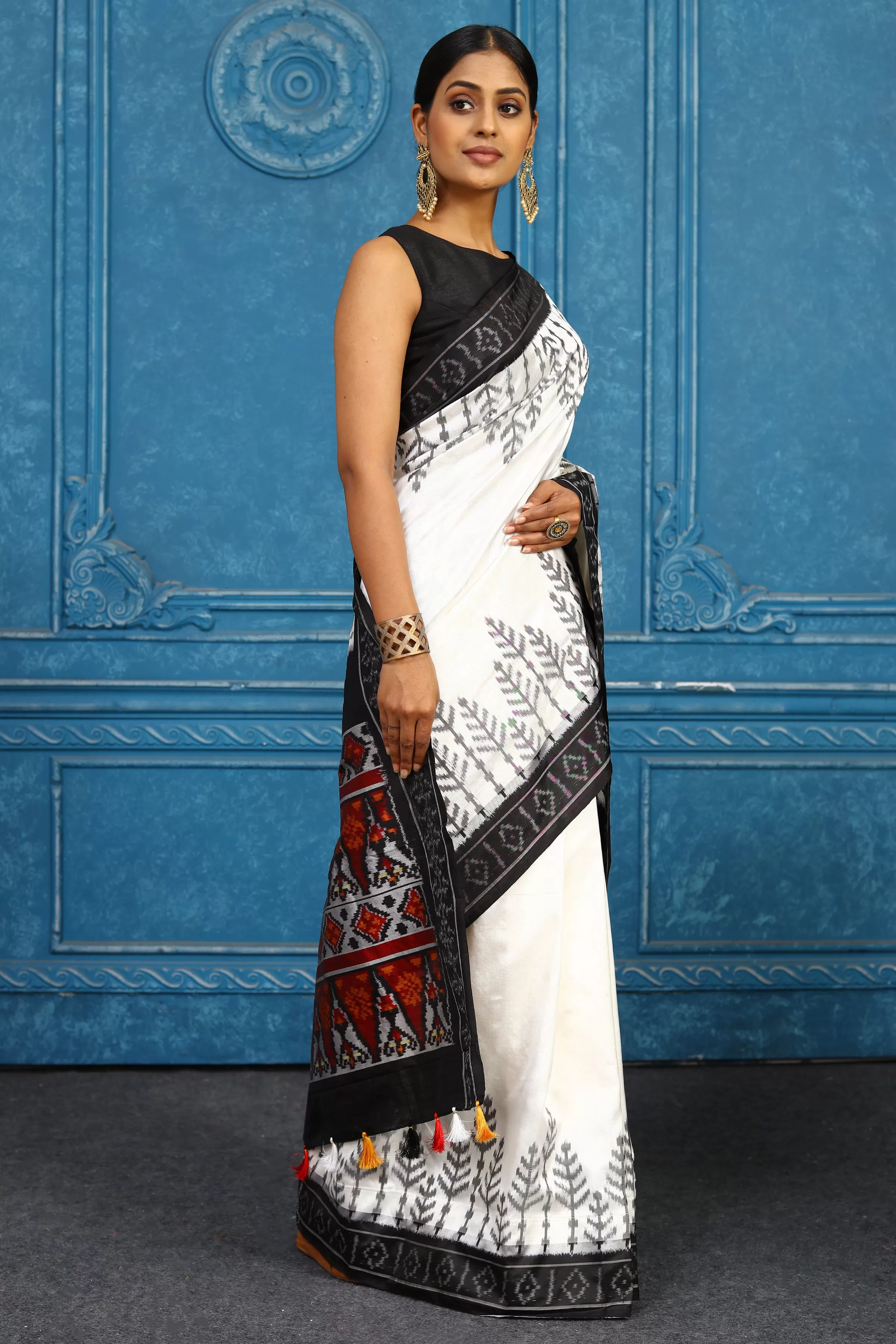 91A425 Off White Pochampally Ikkat Silk Sari With Black Border