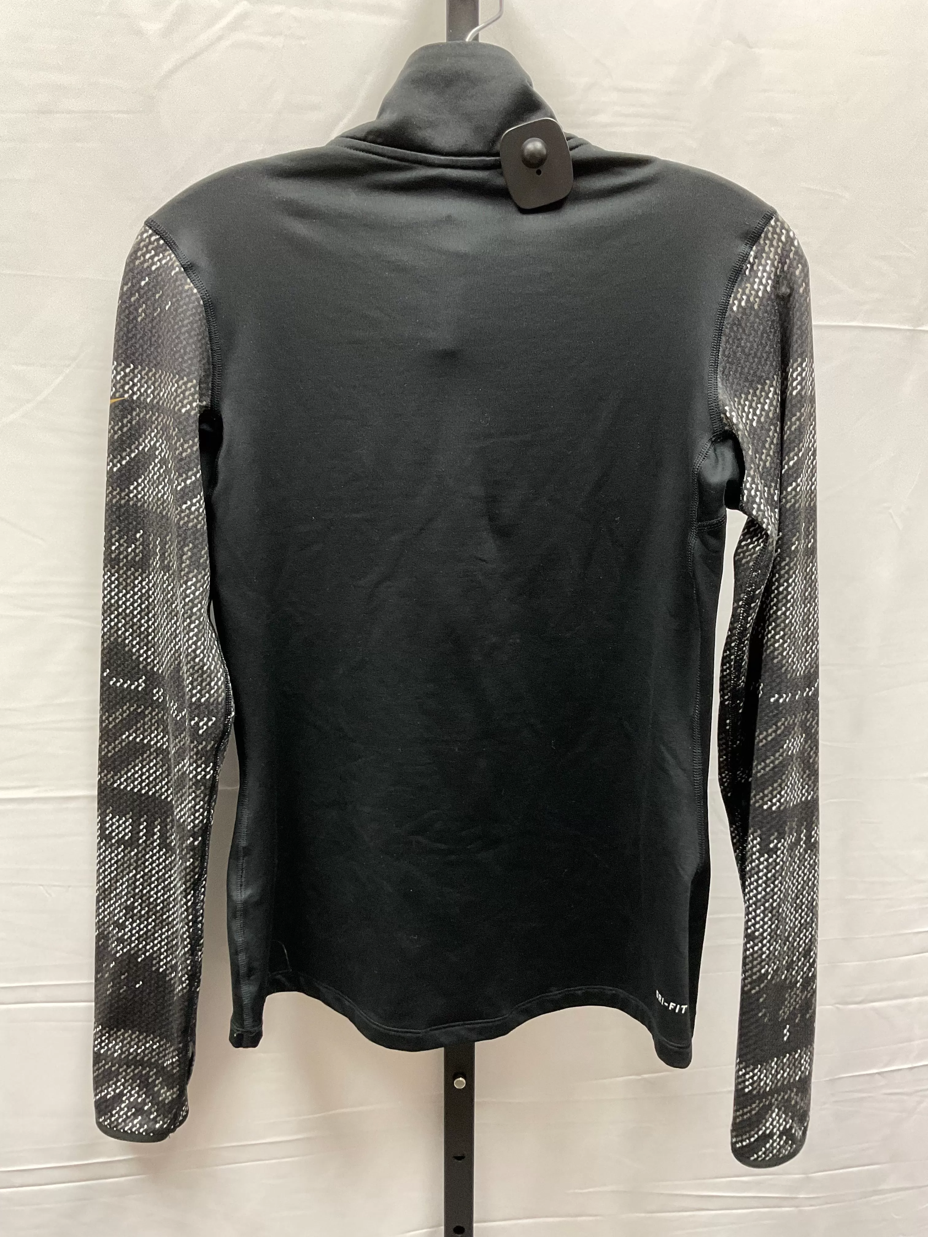 Athletic Top Long Sleeve Collar By Nike Apparel  Size: M