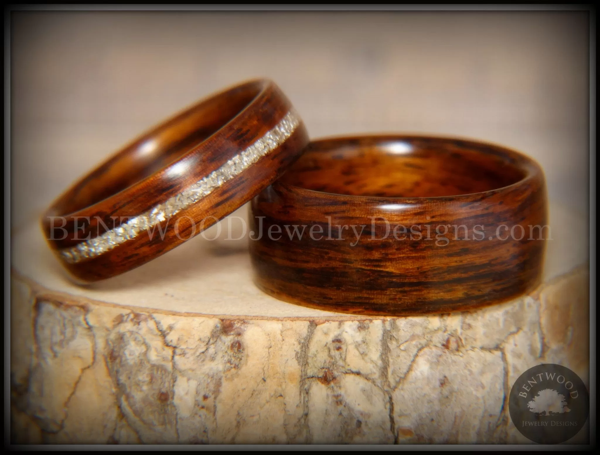 Bentwood Rings Set - Classic Couple Rosewood Ring Set with Glass Inlay