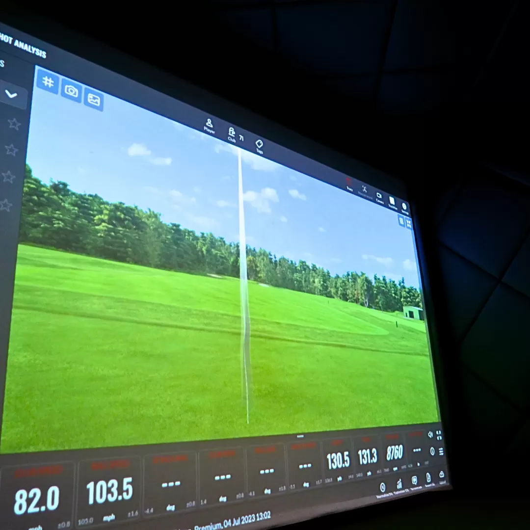 Golfbays Pro   Golf Simulator Impact Screen