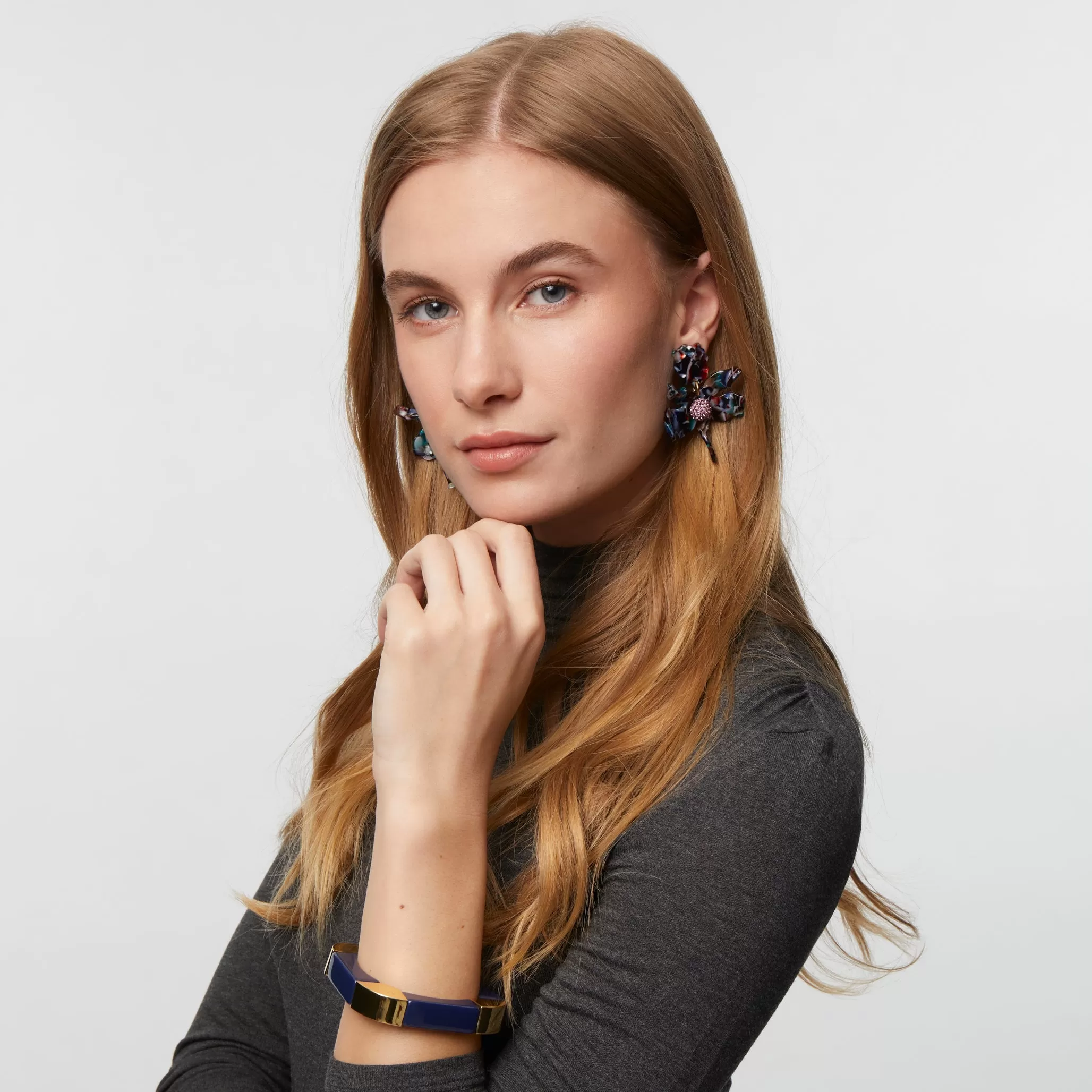 INDIGO FIELDS SMALL CRYSTAL LILY EARRINGS