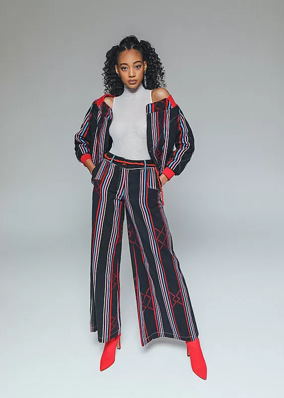 Kardascian- off-Shoulder kilted Bomber Jacket in Kente