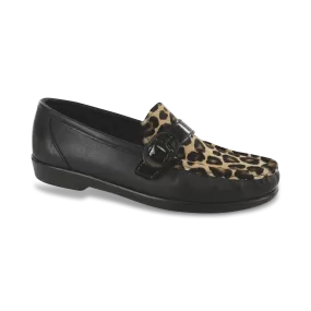 Lara Black / Leopard