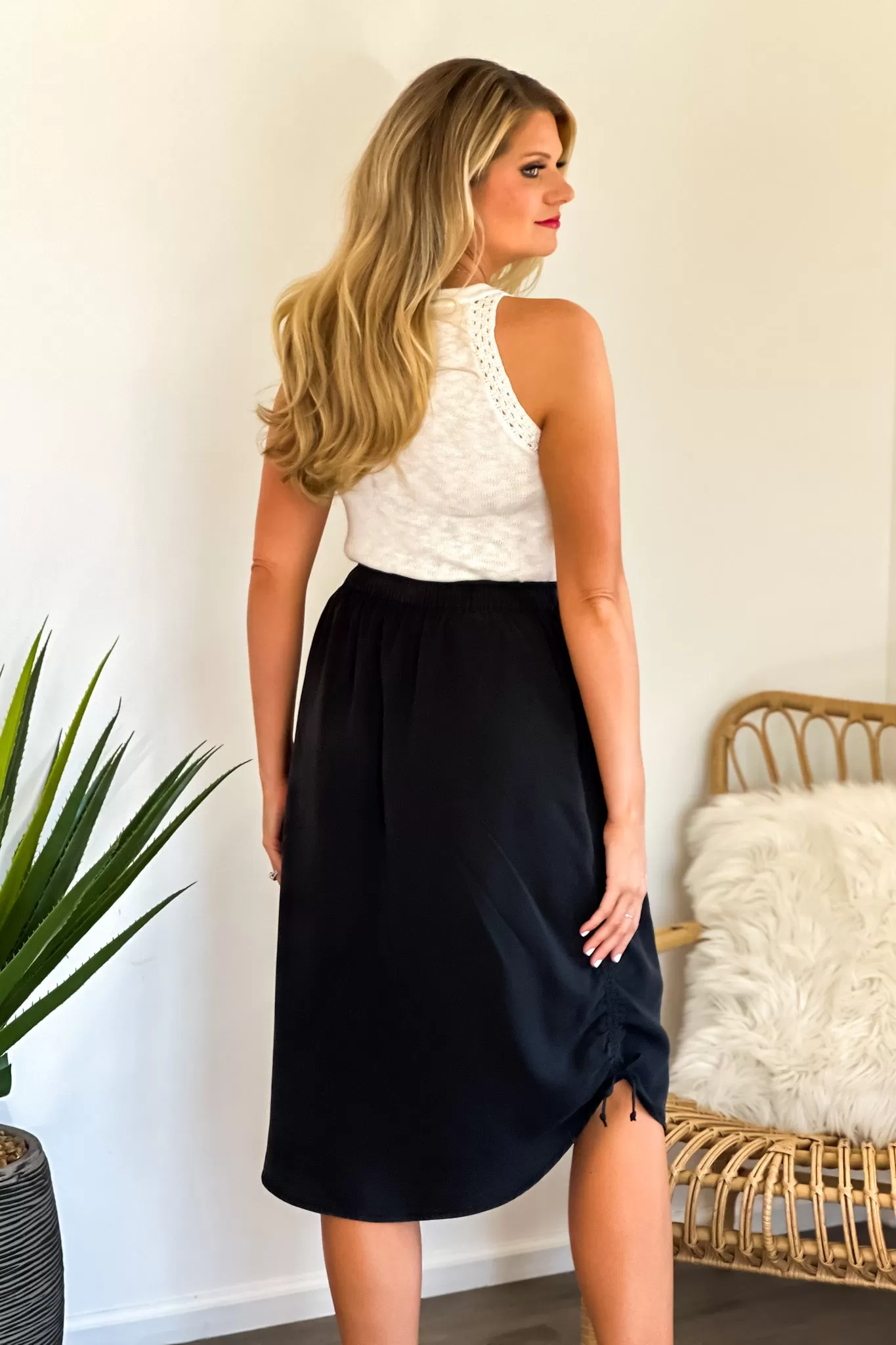 Lara Flowy Drawstring Skirt : Black