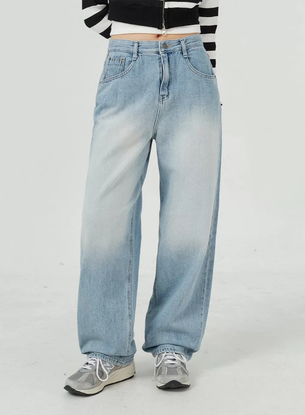 Light Wash Wide Jeans CM321