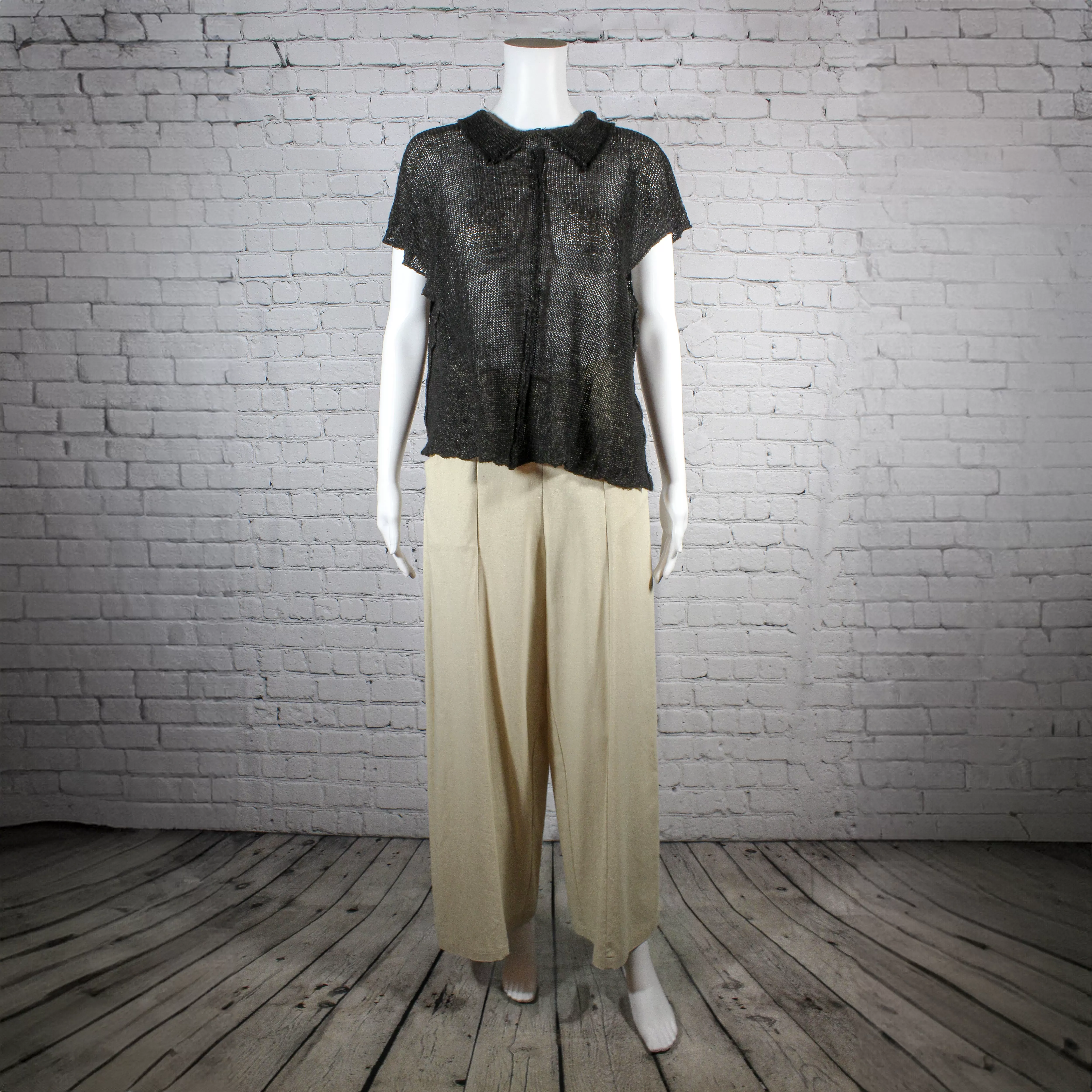 NEW! Stopper Top in Raffia by Paper Temples