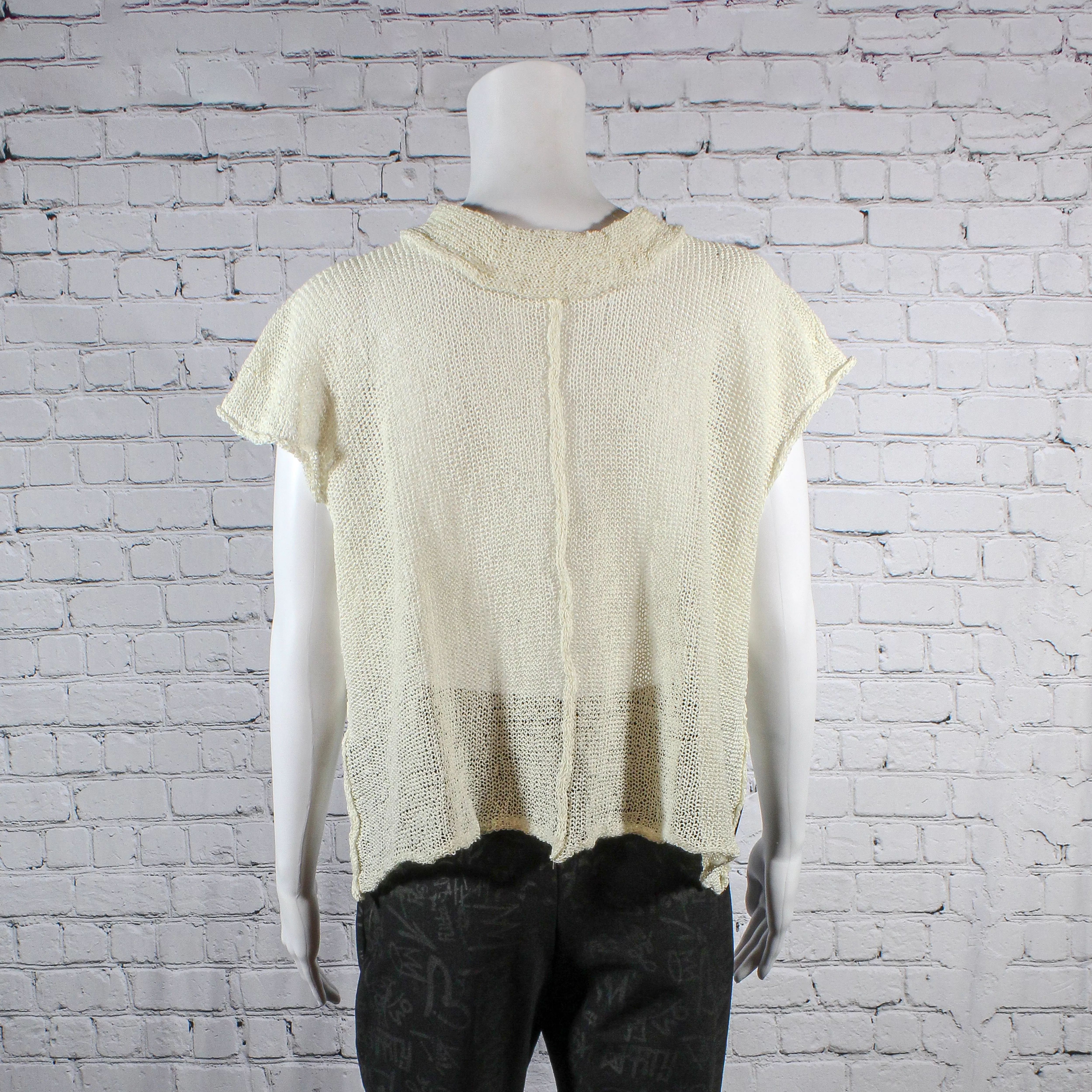 NEW! Stopper Top in Raffia by Paper Temples