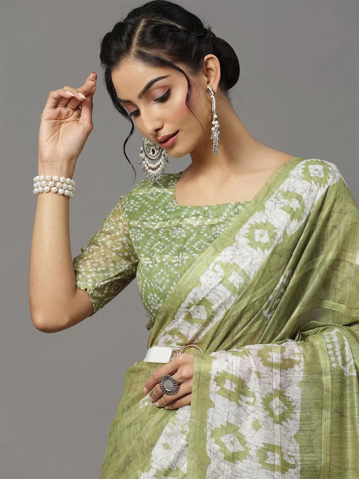 Odette Women Soft Silk Olive Printed Designer Saree With Blouse Piece